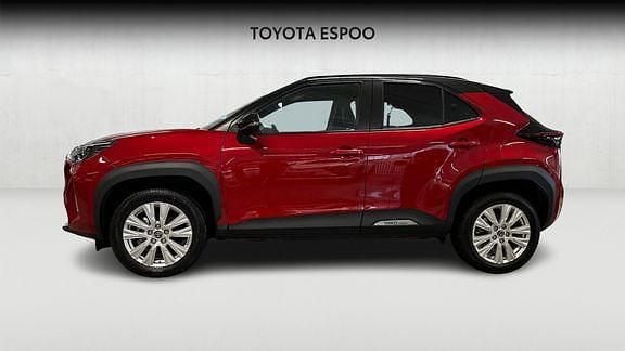 Käytetty Toyota Yaris Cross 116 HP (85 kW) 2023 Punainen Katumaasturi