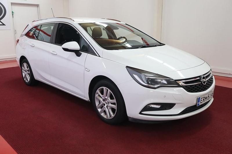 Käytetty Opel Astra Comfort 105 HP (77 kW) 2019 Viistoperä