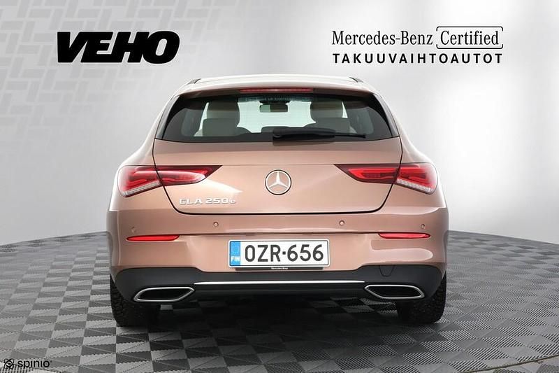 Käytetty Mercedes CLA250e Business 160 HP (117 kW) 2023 Sedan