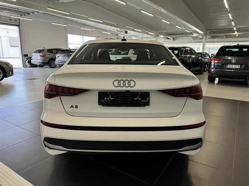 Käytetty Audi A3 150 HP (110 kW) 2025 Valkoinen Sedan