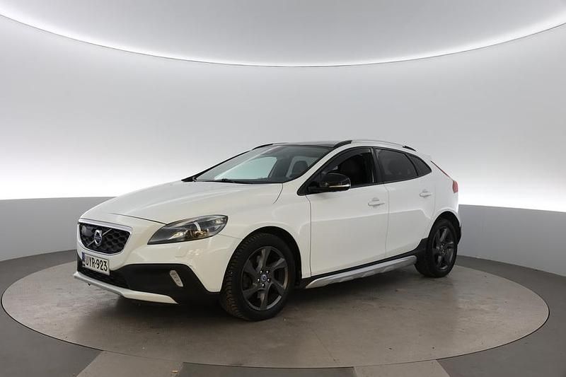 Käytetty Volvo V40 Business Edition 180 HP (132 kW) 2013 Viistoperä