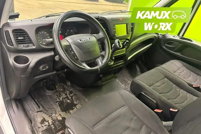 Käytetty Iveco Daily 126 HP (92 kW) 2015 Van