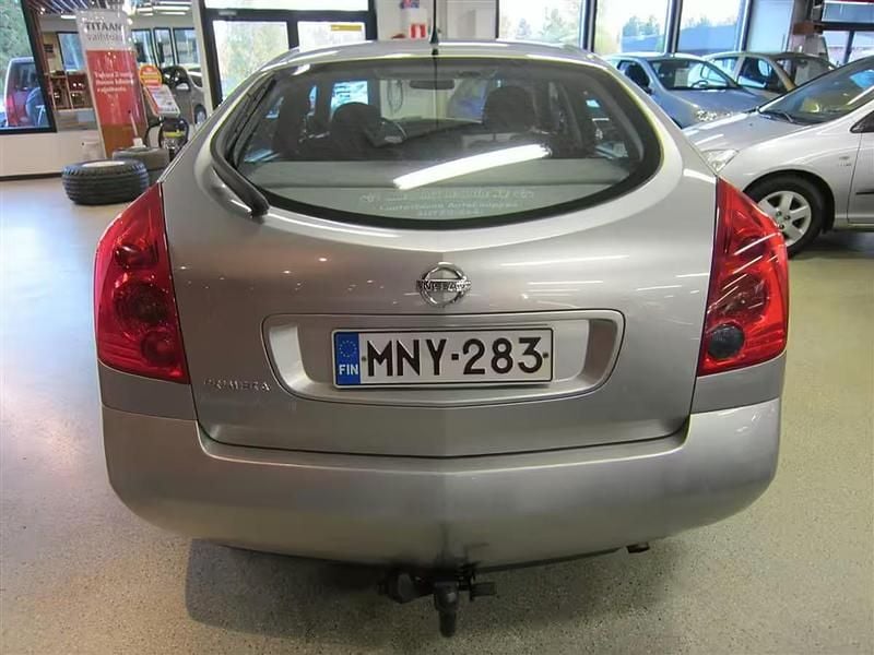 Käytetty Nissan Primera Visia 140 HP (102 kW) 2002 Harmaa Viistoperä