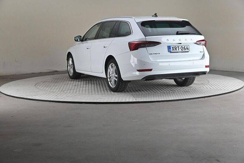 Käytetty Skoda Octavia Style 110 HP (80 kW) 2023 Farmari