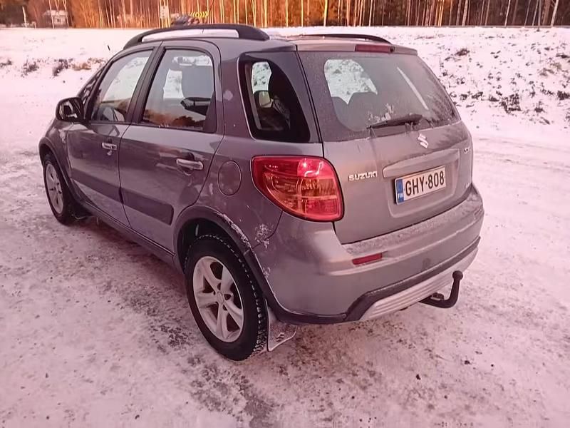 Käytetty Suzuki SX4 120 HP (88 kW) 2009 Harmaa Katumaasturi