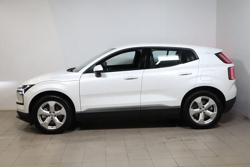 Käytetty Volvo EX30 Core 200 kW (272 HP) 2024 Valkoinen Katumaasturi
