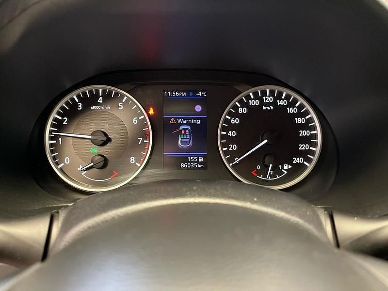 Käytetty Nissan Juke Acenta 117 HP (86 kW) 2021 Katumaasturi