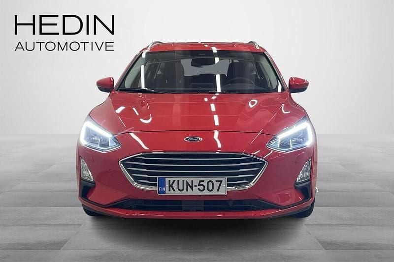 Käytetty Ford Focus Trend 125 HP (91 kW) 2021 Punainen Farmari