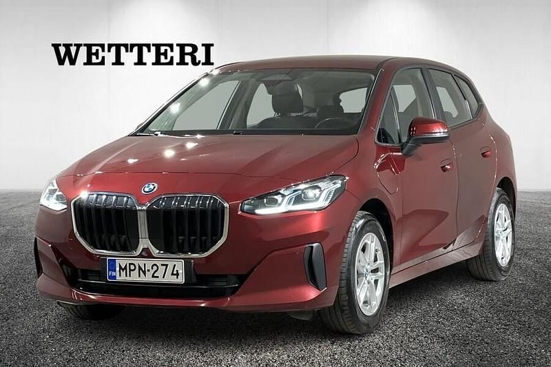 Punainen Käytetty 2023 BMW 225 Active Tourer Comfort Edition Tila-auto | 27 990 € (Hyvä tarjous) - Kuva 1/4