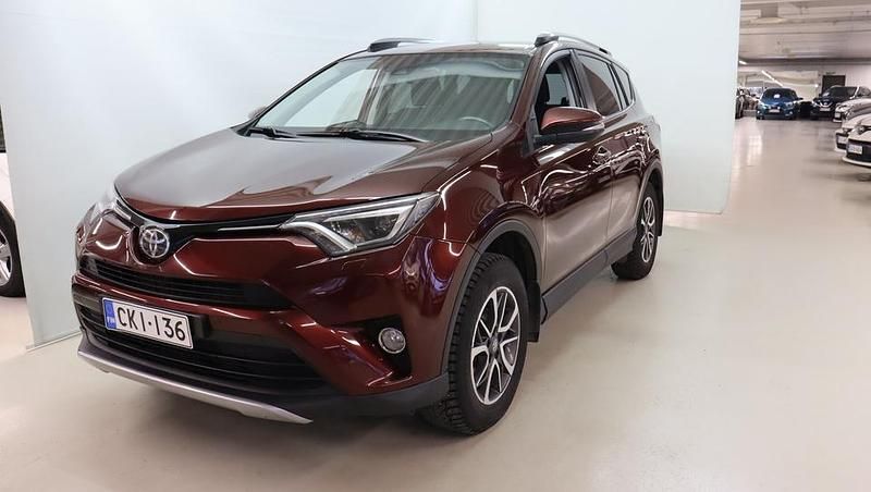 Käytetty 2016 Toyota RAV4 Active Katumaasturi | 13 900 € (Perustarjous) - Kuva 1/4
