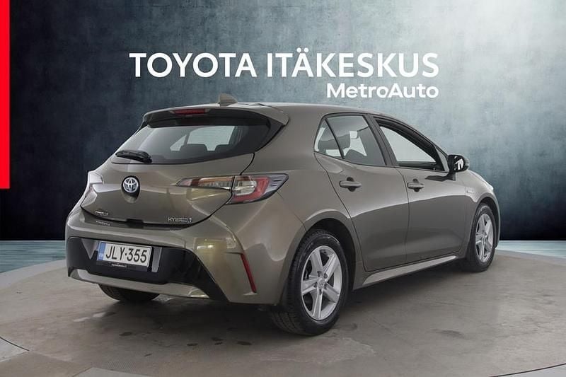 Käytetty Toyota Corolla Active 122 HP (89 kW) 2020 Ruskea (beige) Viistoperä