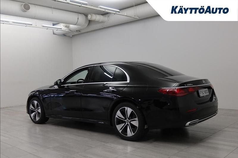 Käytetty Mercedes E300 Premium 313 HP (230 kW) 2024 Obsidianschwarz Sedan