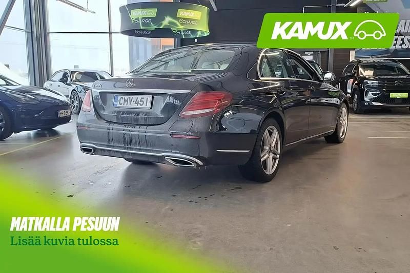 Käytetty Mercedes E300 Business 211 HP (155 kW) 2019 Musta Sedan