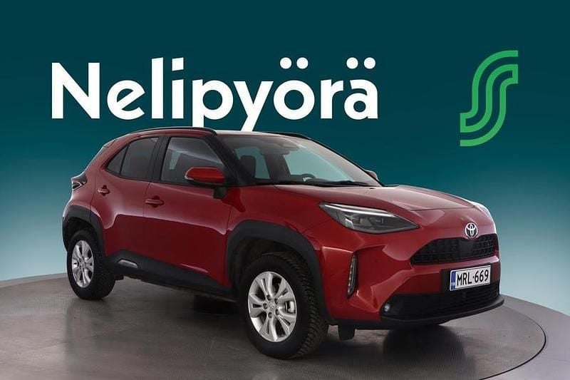 Käytetty Toyota Yaris Cross Plus 116 HP (85 kW) 2025 Punainen Katumaasturi