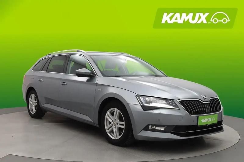 Käytetty Skoda Superb LAURIN & KLEMENT 190 HP (139 kW) 2018 Hopea / harmaa Farmari