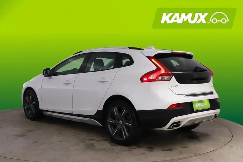 Käytetty Volvo V40 CC Summum 254 HP (186 kW) 2013 Valkoinen Farmari