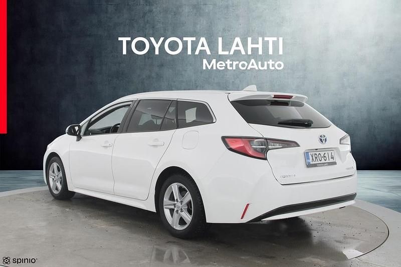 Käytetty Toyota Corolla Edition 122 HP (89 kW) 2023 Valkoinen Farmari
