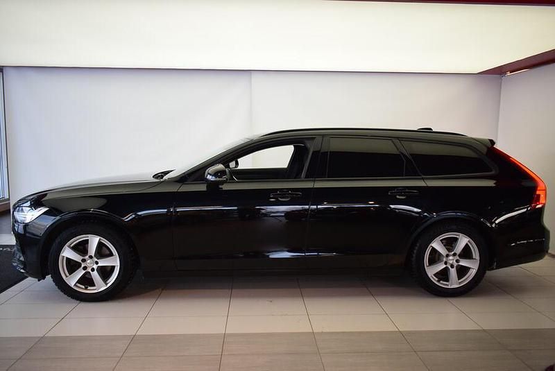 Käytetty Volvo V90 Business Edition 150 HP (110 kW) 2017 Farmari