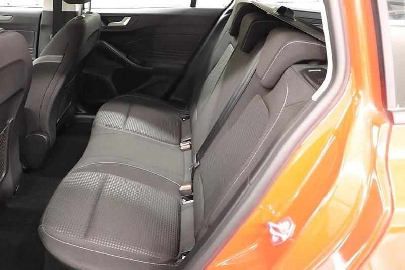 Käytetty Ford Focus 126 HP (92 kW) 2022 Punainen Farmari