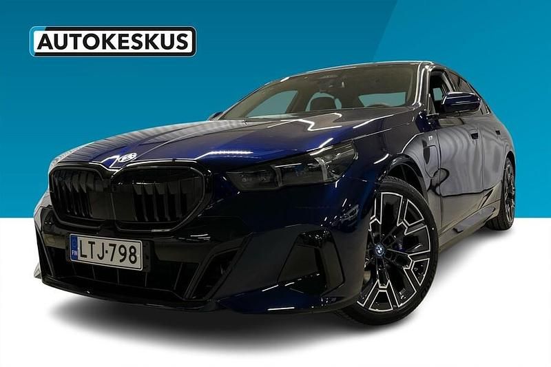 Uusi 2025 BMW 530e M Sport Sedan | 84 268 € - Kuva 1/4