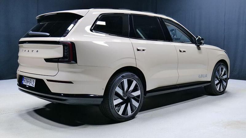Käytetty Volvo EX90 Performance 380 kW (517 HP) 2025 Katumaasturi