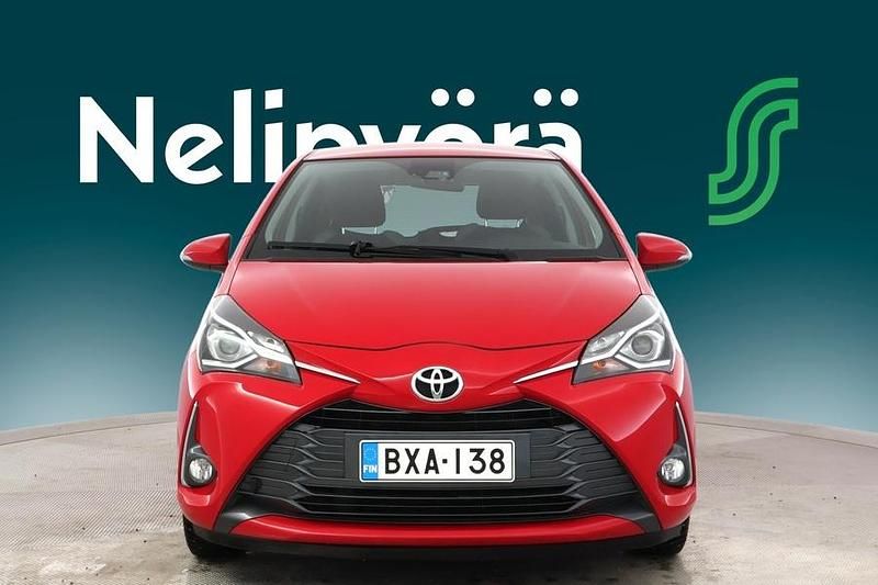 Käytetty Toyota Yaris Multidrive S 112 HP (82 kW) 2019 Punainen Viistoperä