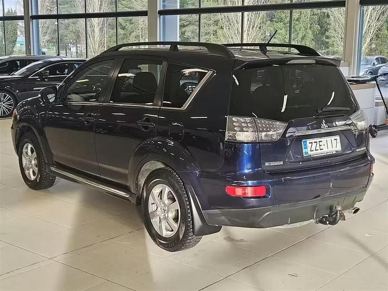 Käytetty Mitsubishi Outlander Intense 170 HP (125 kW) 2011 Sininen Katumaasturi