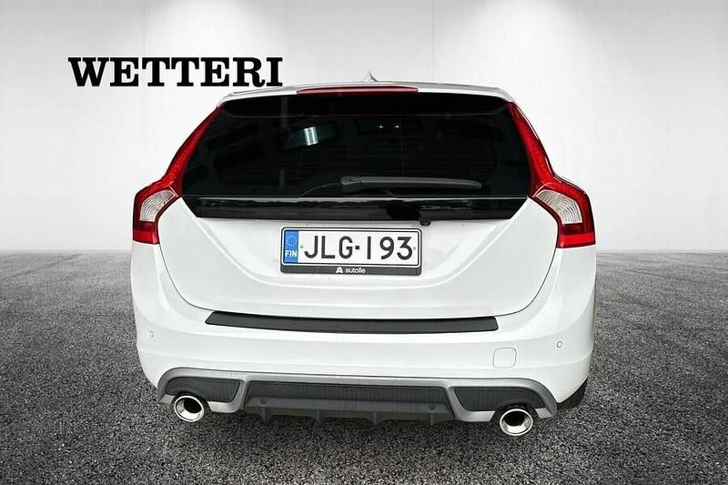 Käytetty Volvo V60 R-Design 180 HP (132 kW) 2011 Farmari