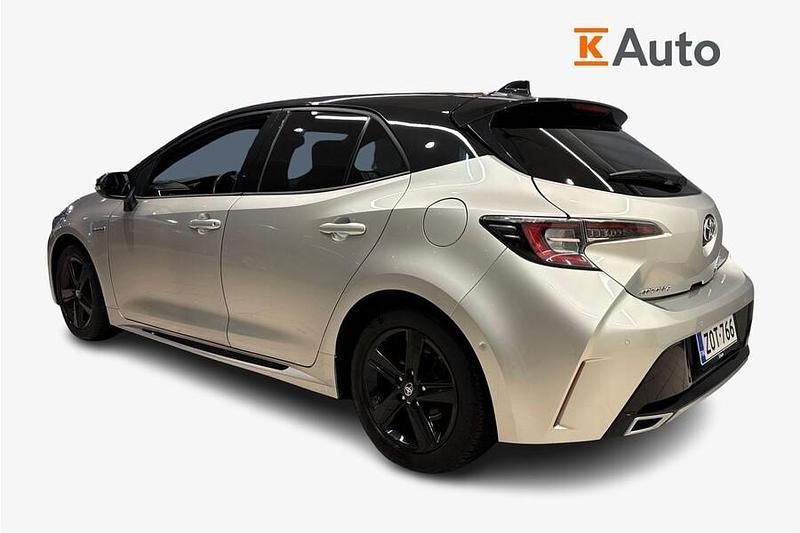 Käytetty Toyota Corolla Sport 184 HP (135 kW) 2020 Hopea Viistoperä