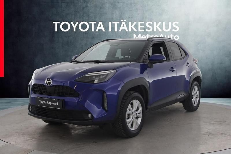 Käytetty Toyota Yaris Cross 116 HP (85 kW) 2024 Sininen Katumaasturi