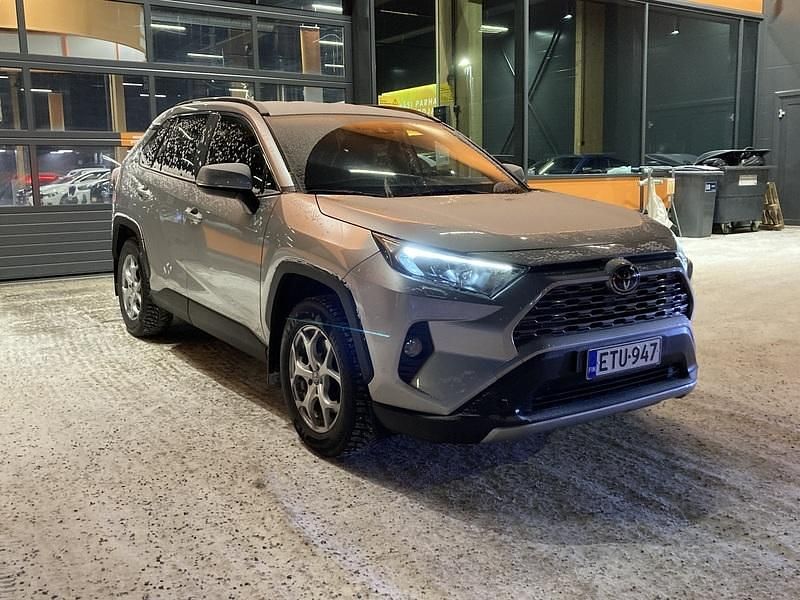 Käytetty 2019 Toyota RAV4 Multidrive S Katumaasturi | 31 990 € (Perustarjous) - Kuva 1/4