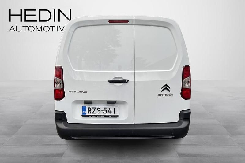 Käytetty Citroën Berlingo 102 HP (75 kW) 2021 Valkoinen Tila-auto