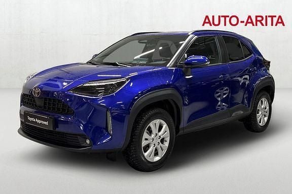 Sininen Käytetty 2024 Toyota Yaris Cross Plus Katumaasturi | 32 950 € (Hieman kallis) - Kuva 1/4