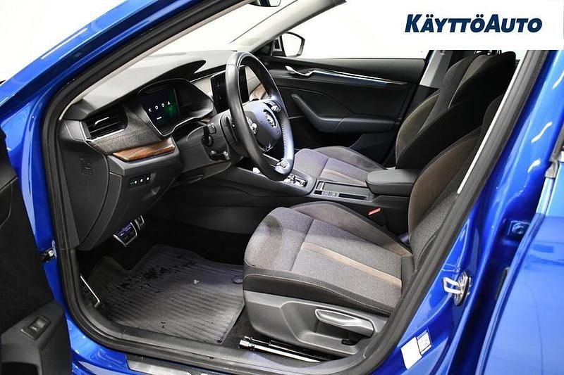 Käytetty Skoda Octavia 200 HP (147 kW) 2021 Sininen Farmari