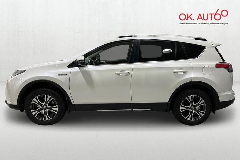 Käytetty Toyota RAV4 Hybrid Active 155 HP (114 kW) 2016 Valkoinen Katumaasturi