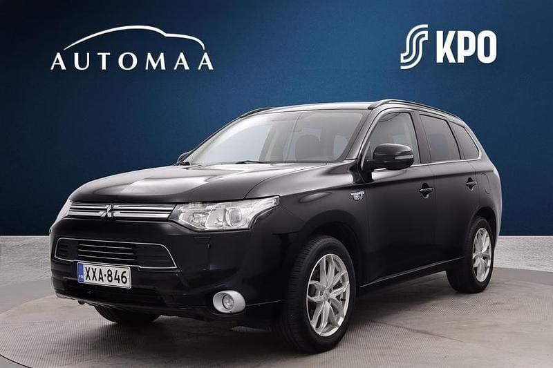Käytetty Mitsubishi Outlander P-HEV Intense+ 121 HP (88 kW) 2013 Musta Farmari