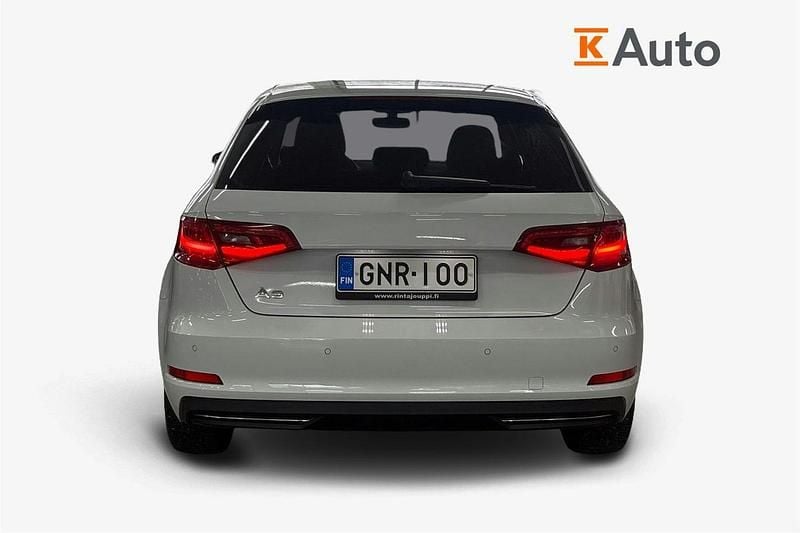 Käytetty Audi A3 Sportback g-tron Business 110 HP (80 kW) 2016 Valkoinen Viistoperä