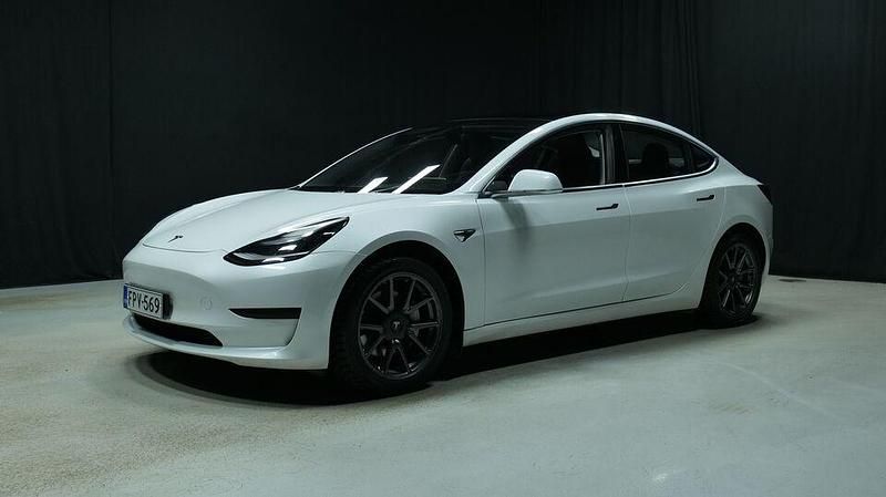 Valkoinen Käytetty 2020 Tesla Model 3 Standard Range Plus Sedan | 22 800 € (Perustarjous) - Kuva 1/3