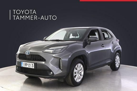 Harmaa Käytetty 2024 Toyota Yaris Cross Active Katumaasturi | 28 480 € (Perustarjous) - Kuva 1/4