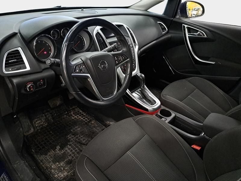 Käytetty Opel Astra Sport 140 HP (102 kW) 2011 Viistoperä