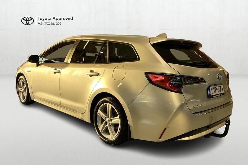 Käytetty Toyota Corolla Active 122 HP (89 kW) 2021 Hopea Farmari