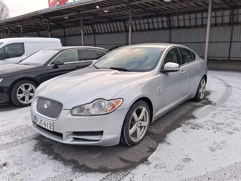 Hopea Käytetty 2009 Jaguar XF Business Edition Sedan | 9 900 € - Kuva 1/3