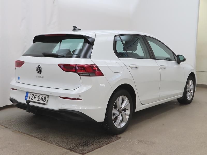 Käytetty VW Golf VIII 110 HP (80 kW) 2021 Valkoinen Viistoperä