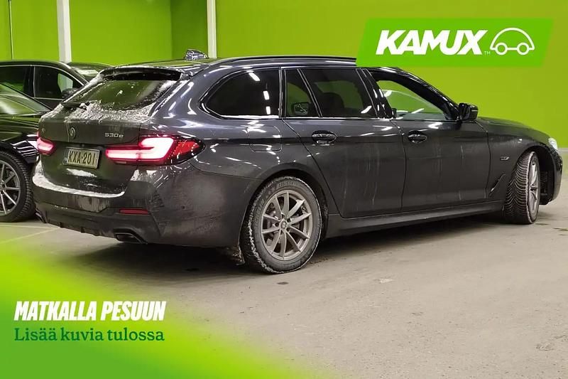 Käytetty BMW 530e M Sport 292 HP (214 kW) 2022 Hopea / harmaa Farmari