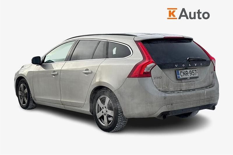 Käytetty Volvo V60 Business Edition 152 HP (111 kW) 2016 Ruskea (beige) Farmari
