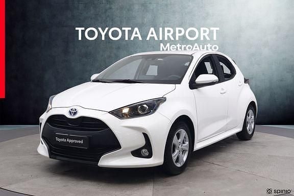 Käytetty Toyota Yaris Active 114 HP (83 kW) 2023 Valkoinen Viistoperä