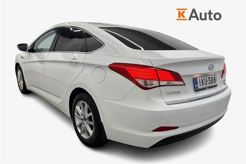 Käytetty Hyundai i40 Comfort 133 HP (97 kW) 2013 Valkoinen Sedan