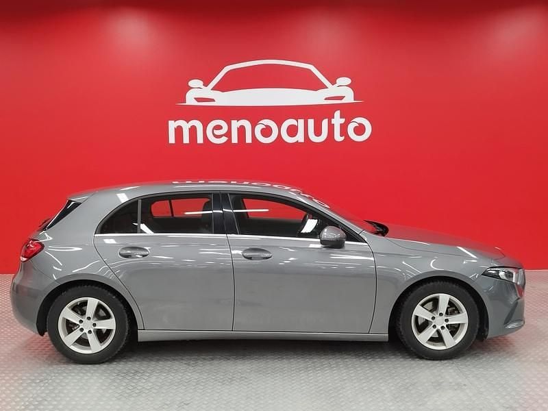 Käytetty Mercedes A180 Business 136 HP (100 kW) 2021 Viistoperä