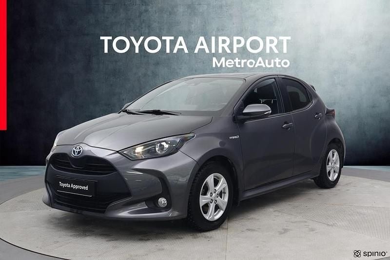 Käytetty Toyota Yaris Hybrid Active 116 HP (85 kW) 2020 Harmaa Viistoperä