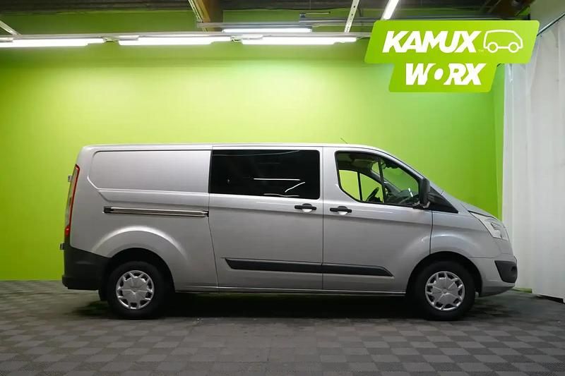 Käytetty Ford Transit Custom 125 HP (91 kW) 2016 Hopea / harmaa Sedan
